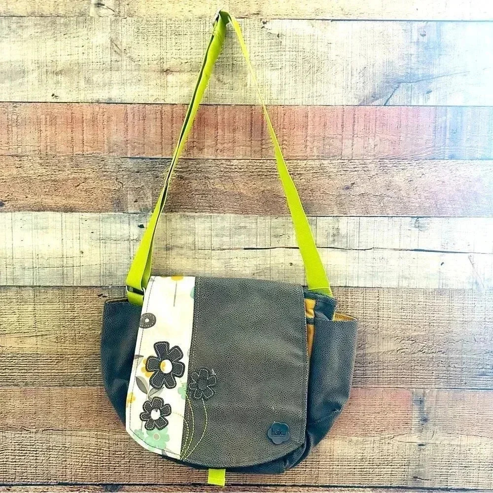 Haiku by Sharon Eisenhauer Floral To-Go Messenger/Crossbody